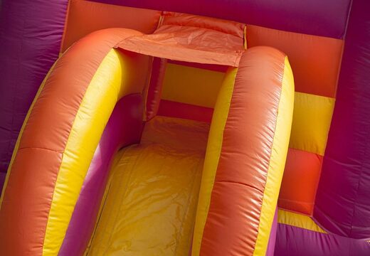 Midi overdekt multifun springkasteel met glijbaan kopen in een kleurenmix van roze geel en oranje en in thema prinses voor kinderen. Koop springkastelen online bij JB Inflatables Nederland
