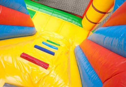 Springkussen in piratenboot thema met een glijbaan en 3D objecten bestellen voor kids. Koop springkussens online bij JB Inflatables Nederland