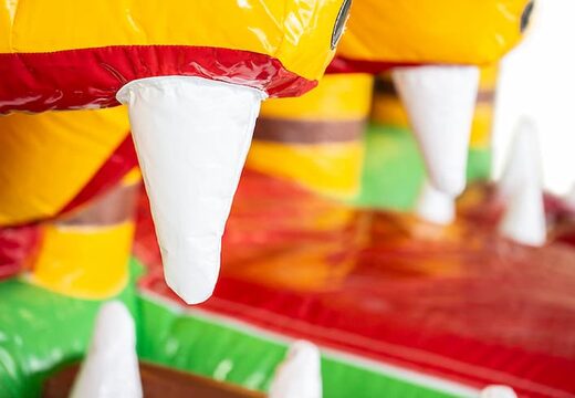 Indoor opblaasbaar multiplay Jungleworld springkasteel met een glijbaan en 3D objecten kopen voor kinderen. Bestel springkastelen online bij JB Inflatables Nederland