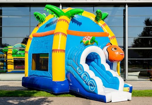 Opblaasbaar overdekt maxifun springkussen bestellen in thema super nemo voor kinderen. Koop springkussens nu online bij JB Inflatables Nederland