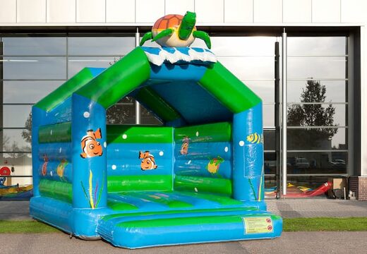 Standaard  springkastelen met een 3D object van een schildpad aan de bovenkant kopen voor kinderen. Bestel springkastelen online bij JB Inflatables Nederland