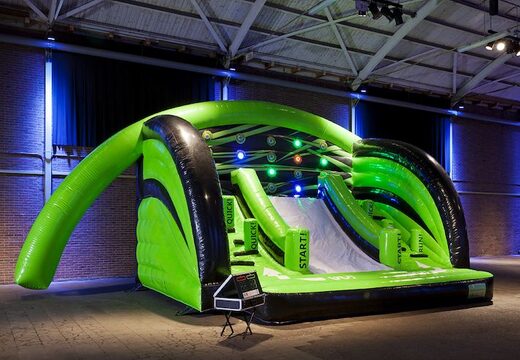 Opblaasbare springkussen stormbaan met interactieve sport om een wedstrijdje te doen voor kinderen te koop