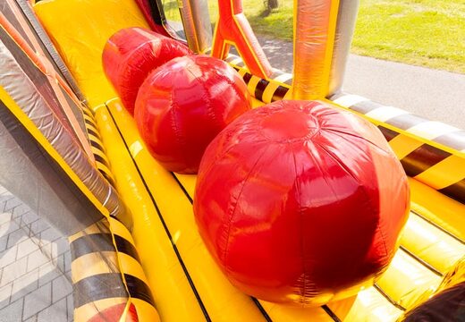 Mega stormbaan met voltage thema te koop bij JB Inflatables