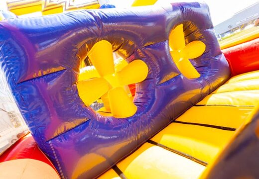 Mega stormbaan High Voltage Adventure Run  met voltage thema bestellen bij JB Inflatables