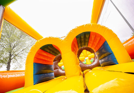 Mega stormbaan met jungle thema te koop bij JB Inflatables