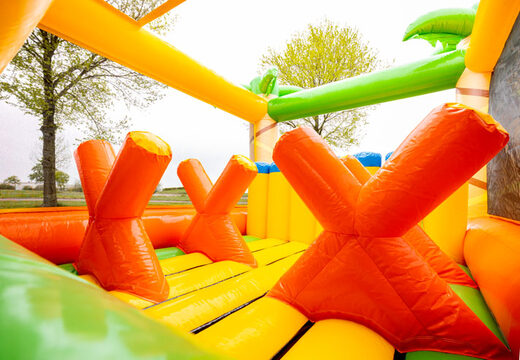 Grote stormbaan met jungle thema kopen bij JB Inflatables