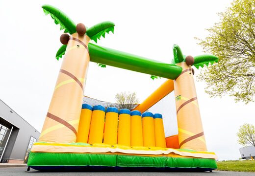 Grote stormbaan met jungle thema bestellen bij JB Inflatables