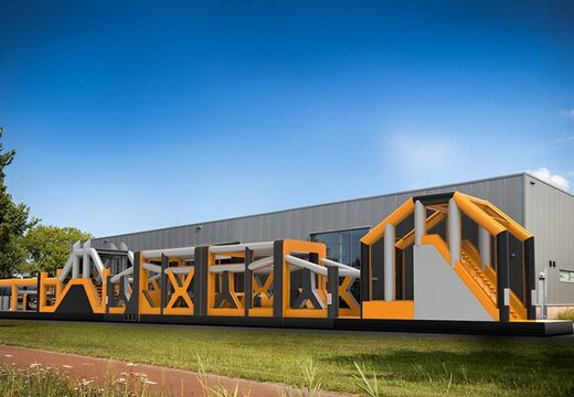 Mega springkasteel met obstakels