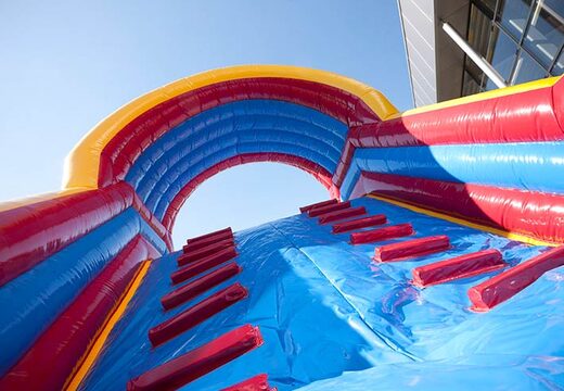 Klimmen op een tobbedansbaan