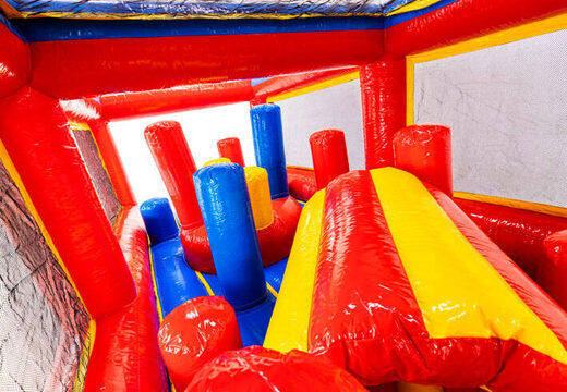 Kruipgat en pilaren in module voor stormbanen uitbreiding rollercoaster