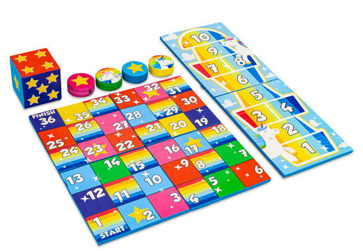 Kleurrijk spellenset achterkant van Softplay in Unicorn thema