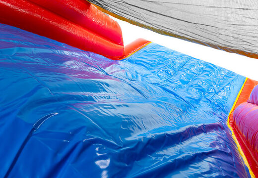 Opblaasbare hindernisbaan met vette Comic-graphics