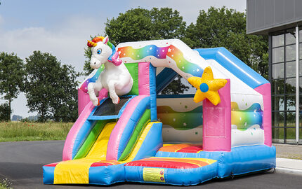 Koop opblaasbare slide combo springkasteel in unicorn thema voor kinderen. Opblaasbare springkastelen met glijbaan te koop bij JB Inflatables Nederland