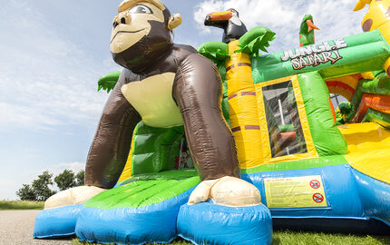 Medium opblaasbare multiplay springkasteel in safari gorilla thema te bestellen voor kinderen. Bestel opblaasbare springkastelen online at JB Inflatables Nederland
